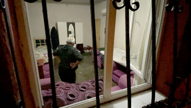 Adana'da sağanak: Ev ve iş yerlerini su bastı